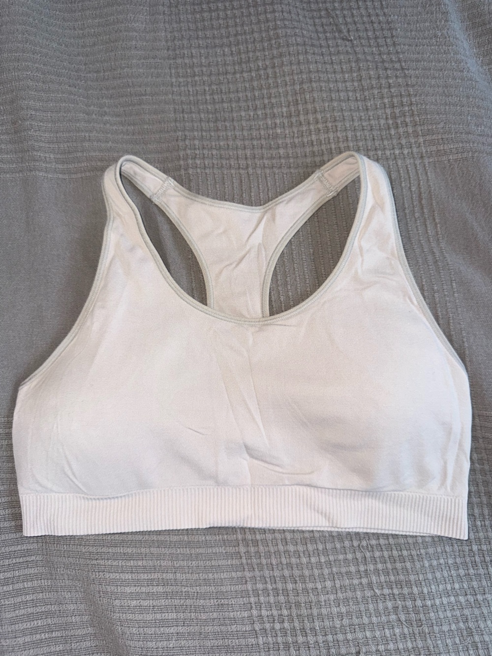 Uniqlo Seamless Racerback Bralette in Cream